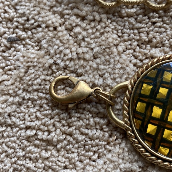 Gold tone chain-link belt from Chico’s. Fully adjustable. Great condition. - Picture 6 of 8